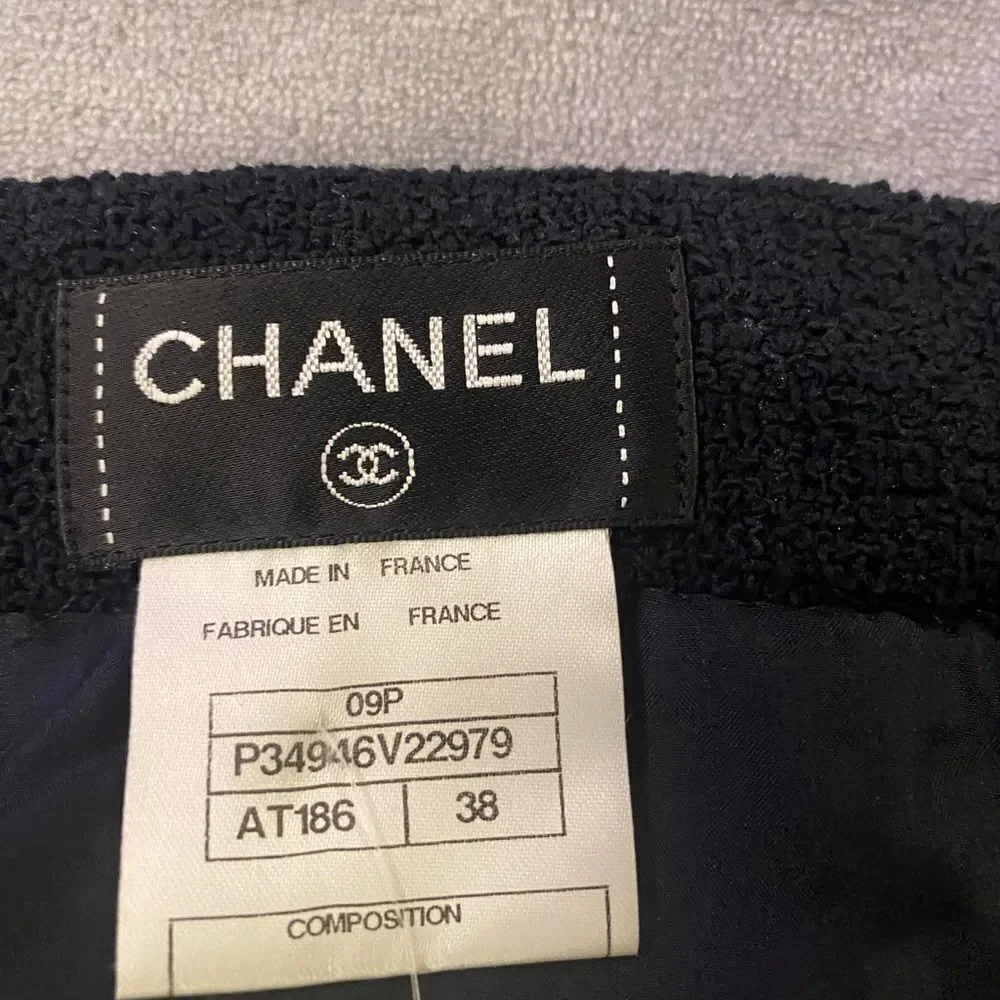 Chanel tweed pencil skirt, size 38(S)